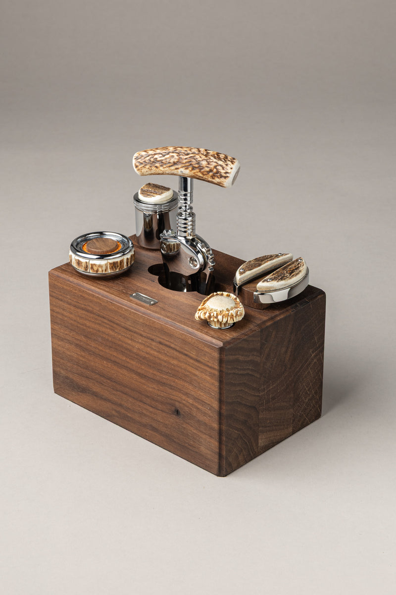 Stag antler Wooden block wine set