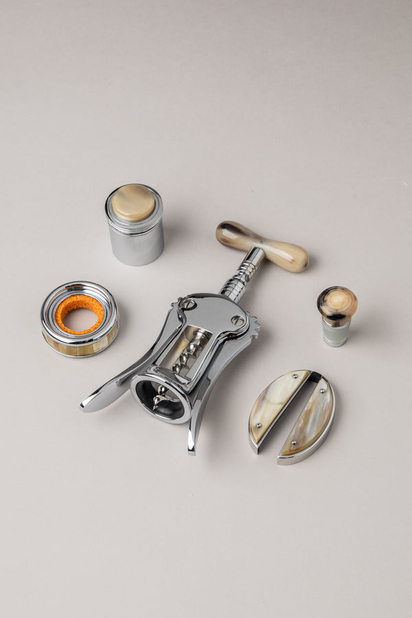 Zebu Wooden block wine set