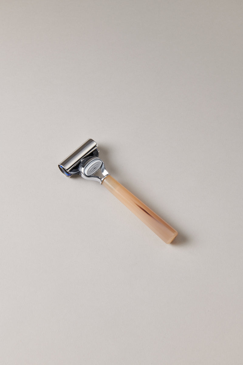 Zebu Fusion razor in zebù horn