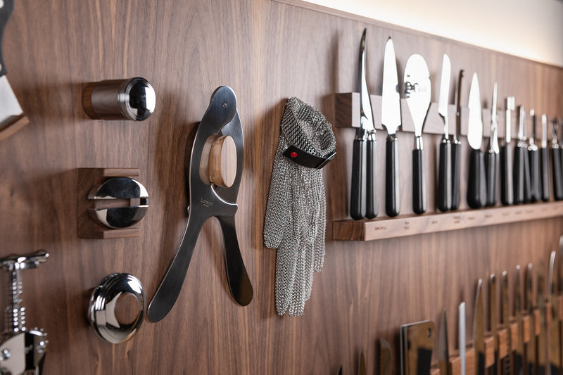Giant wall-mounted knives set