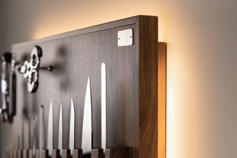 Medium wall-mounted knives set