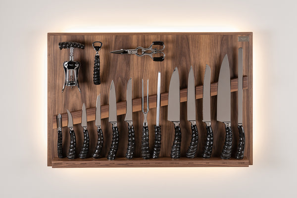 Medium wall-mounted knives set