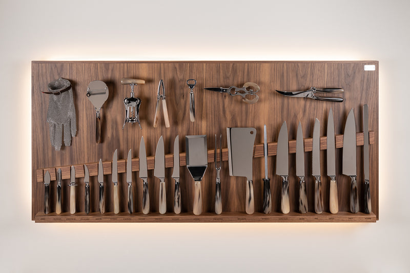 Zebu Large wall-mounted knives set